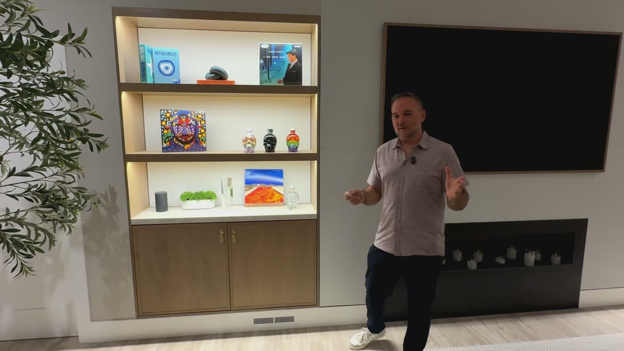 One Button Makes the Art Pop